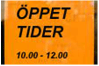 Bild: Skylt med texten öppet tider särskrivet.