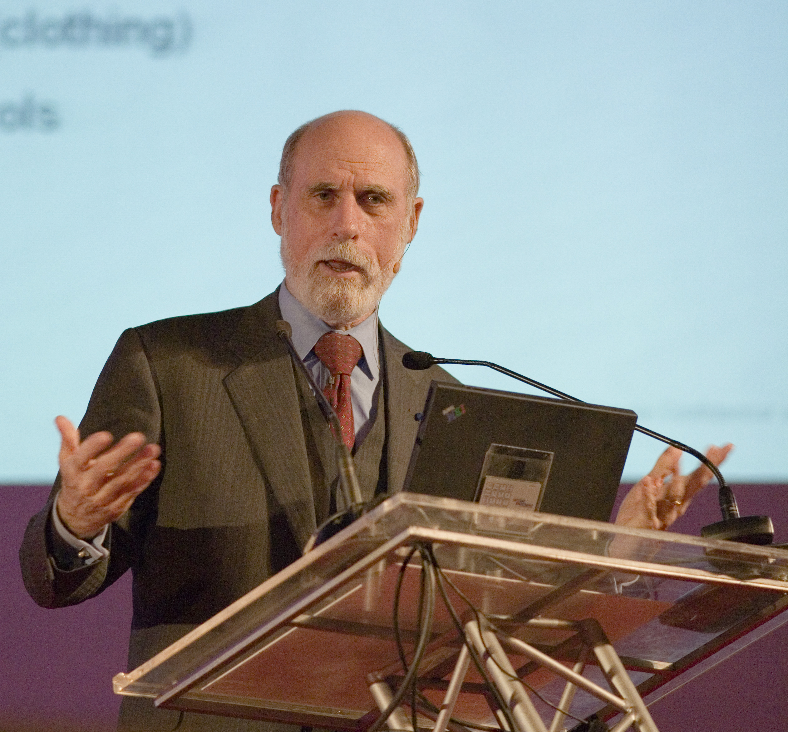 Vint_Cerf,_Bangalore_2007_3.jpg